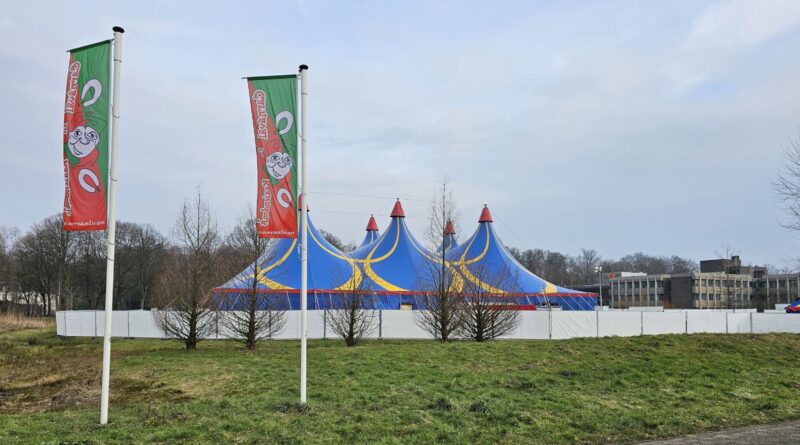 De tent op het slotjesvel waar de 1e editie van het Nasibal gaat plaatsvinden